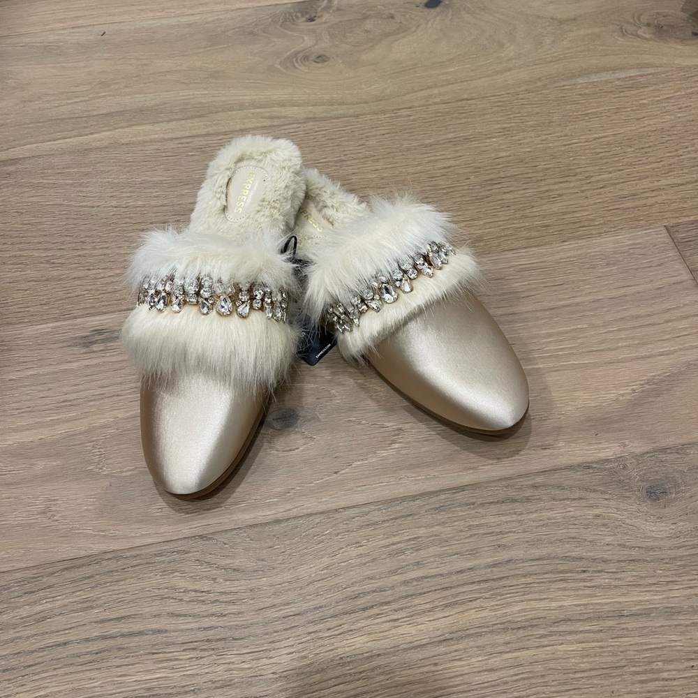 Express Metallic Slippers with Fur and Embellishments - Picture 2 of 8
